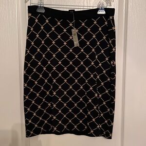 Ann Taylor sweater skirt. Size small. NWT